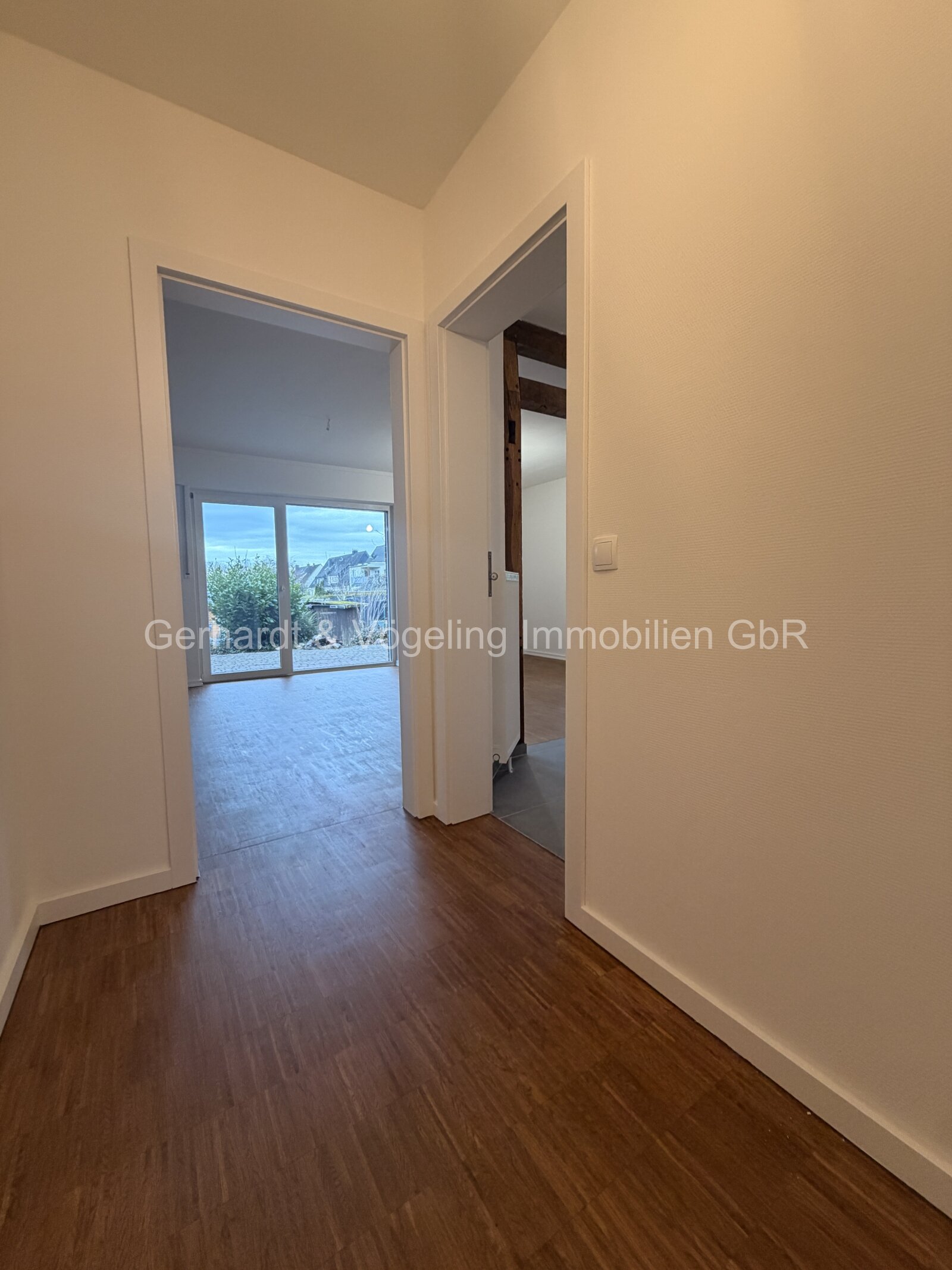 Frisch renovierte 2 ZKB mit Garten und Carport in Beckum