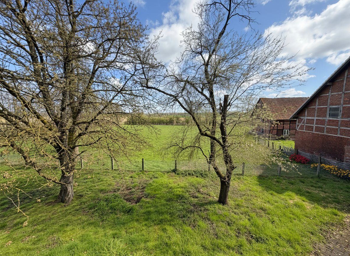 Charmante Hofanlage mit 17.000 m² Grundstück und umfangreichen Nebengebäuden