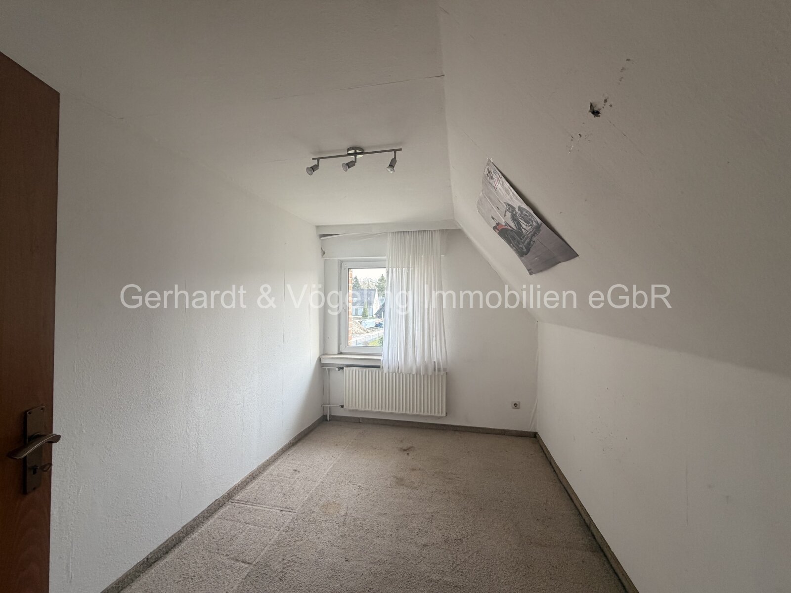 Sofort beziehbar: Großzügiges Haus mit Kamin und zusätzlicher Bebaubarkeit