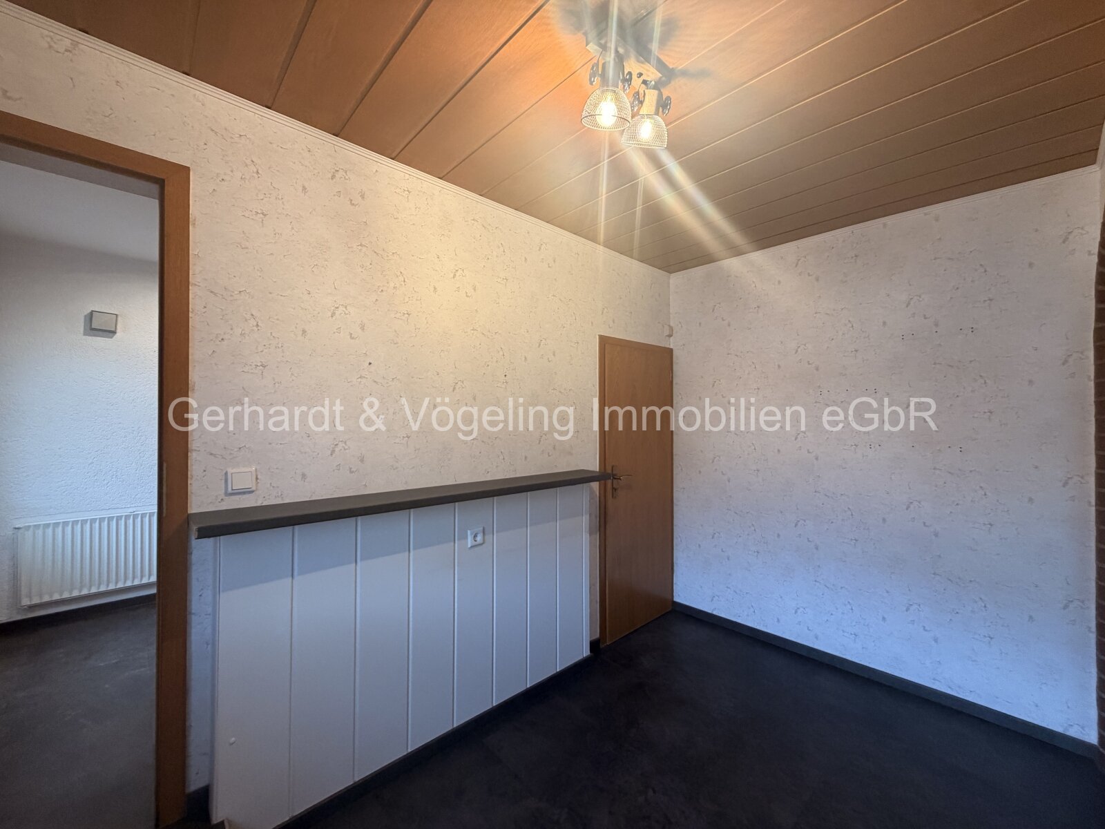 Sofort beziehbar: Großzügiges Haus mit Kamin und zusätzlicher Bebaubarkeit