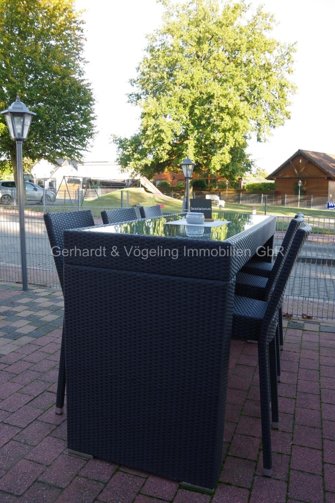 Sitzgelegenheit am Kiosk Sitzgelegenheit am Kiosk