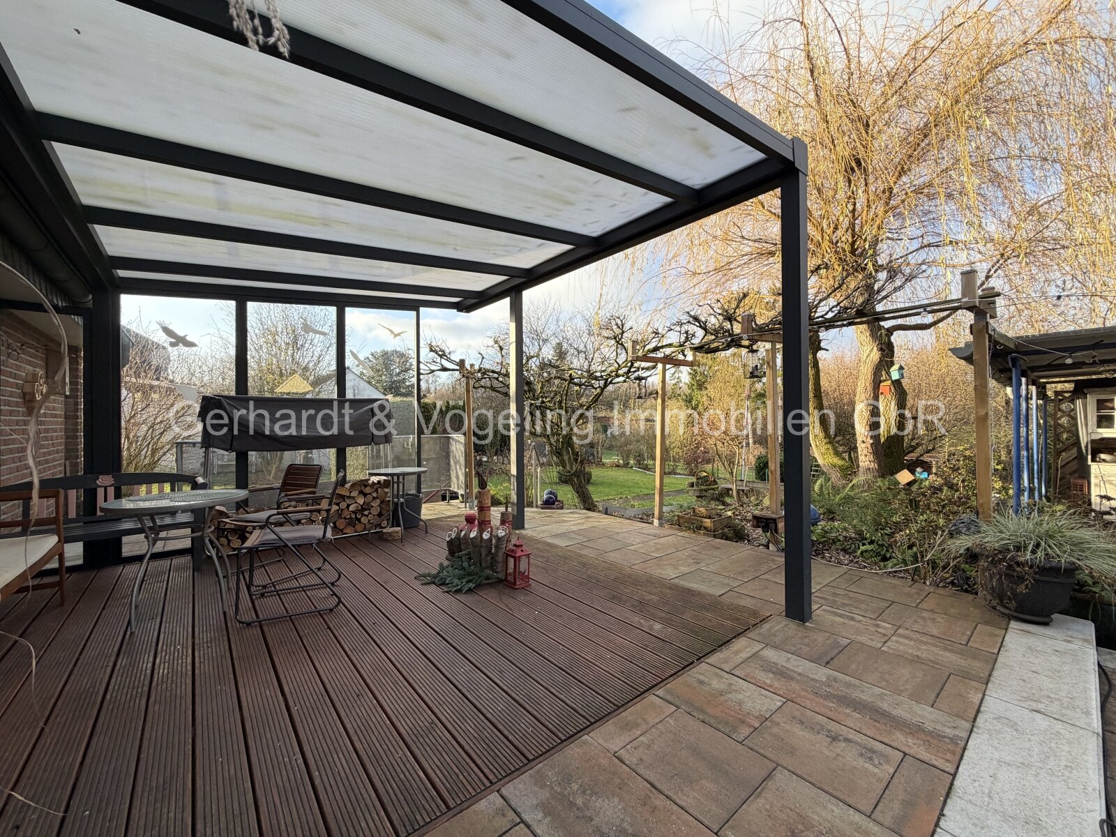 überdachte Terrasse