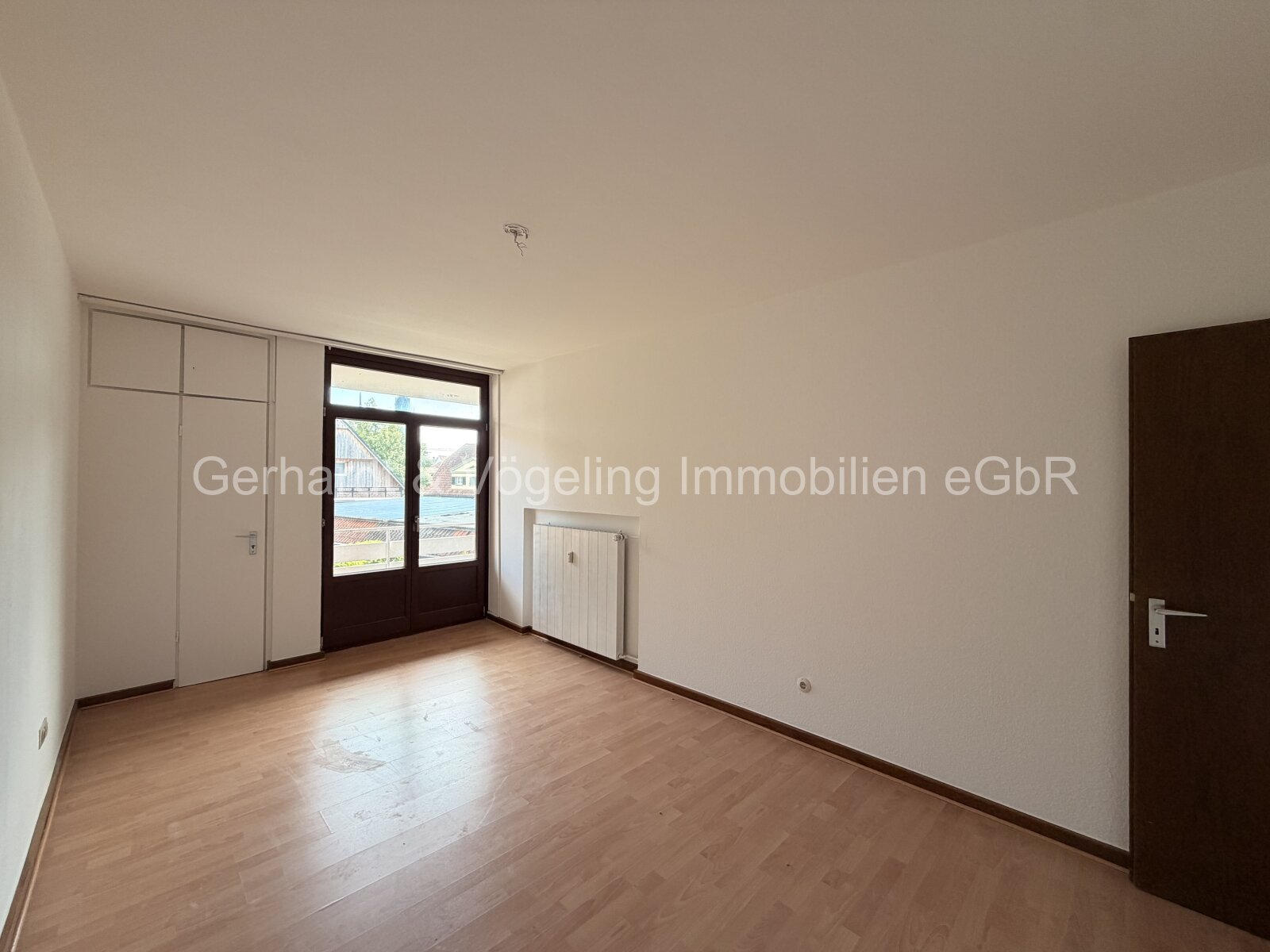 Schlafzimmer mit Ausgang zum Balkon Schlafzimmer mit Ausgang zum Balkon